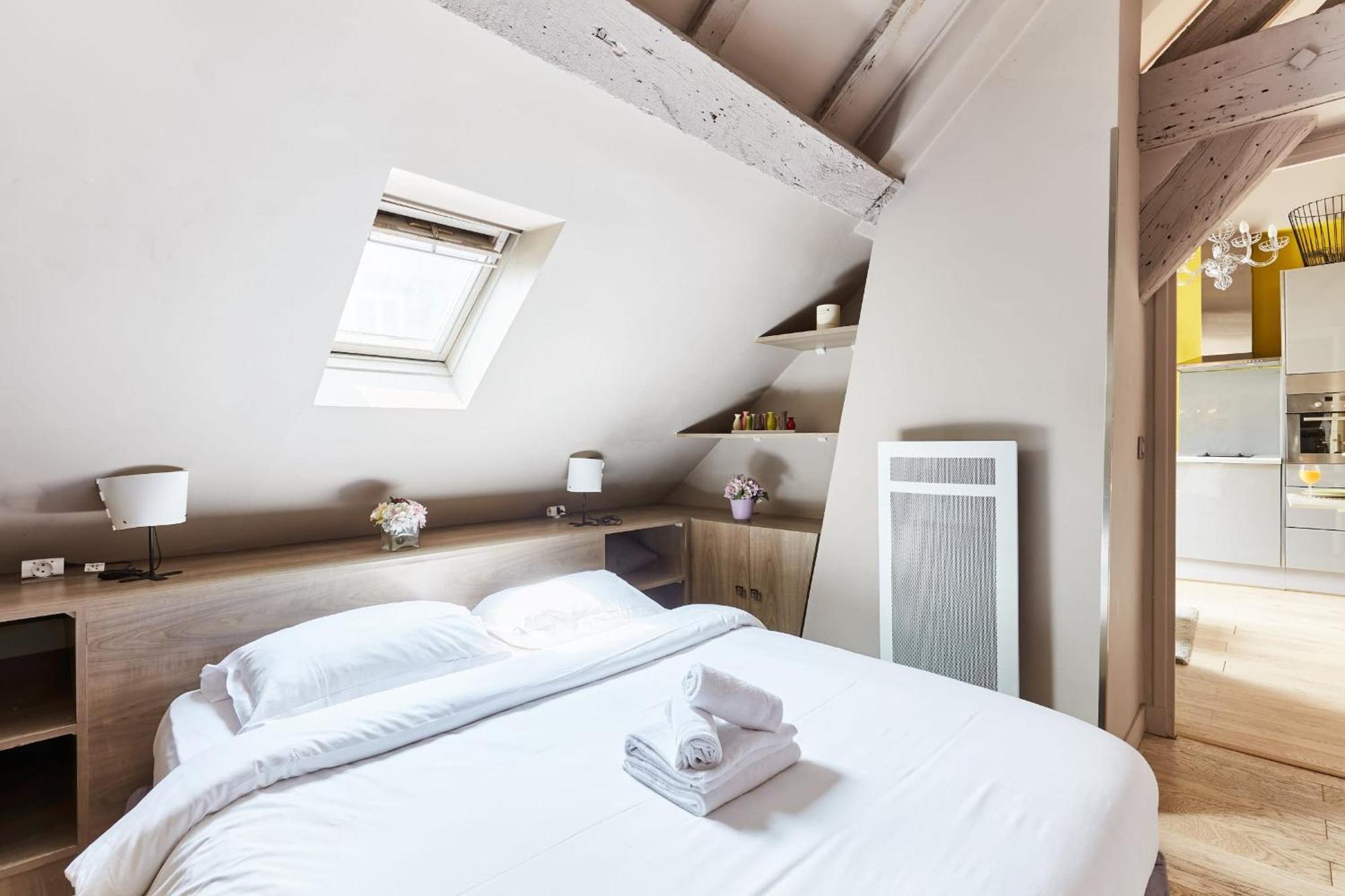 Place Des Vosges - 1Br With Balcony - Cityapartmentstay Paris Exterior foto